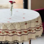 رومیزی گرد مدل توت فرنگی | مخمل شانل ضد لک